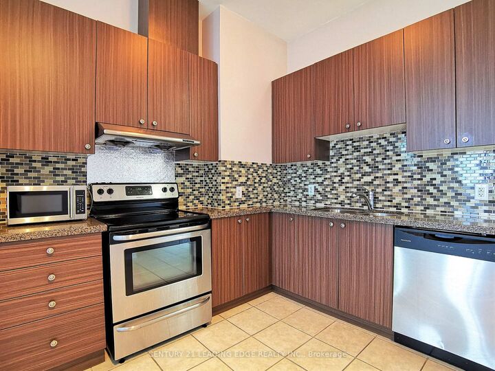 Property Photo:  8323 Kennedy Road Ph06  ON L3R 5W7 