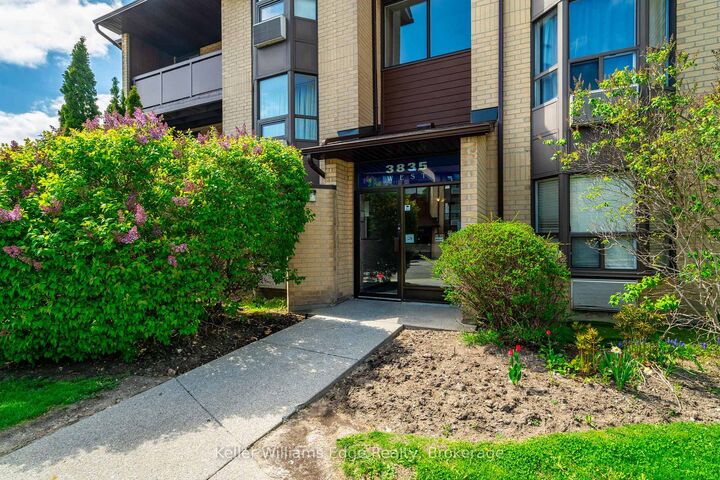 3835 Lake Shore Boulevard W 305  Toronto ON M8W 1R2 photo