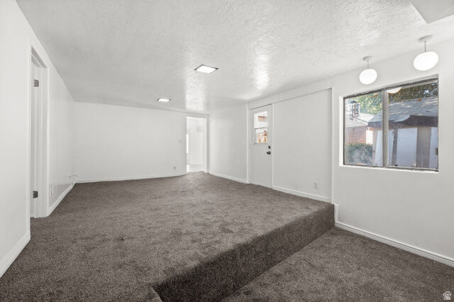 Property Photo: 610 E 7570 S UT 84047