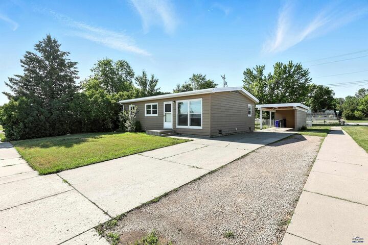 Property Photo:  1111 E St Francis 1111 E Saint Francis St  SD 57701 