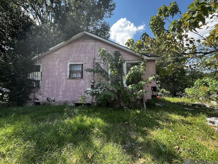 Property Photo:  3325 Chippewa St  LA 70805