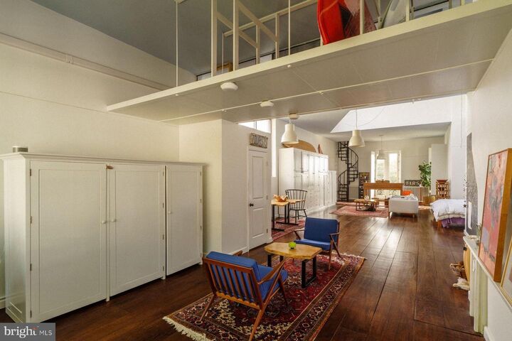 Property Photo:  191 E Evergreen Avenue  PA 19118 