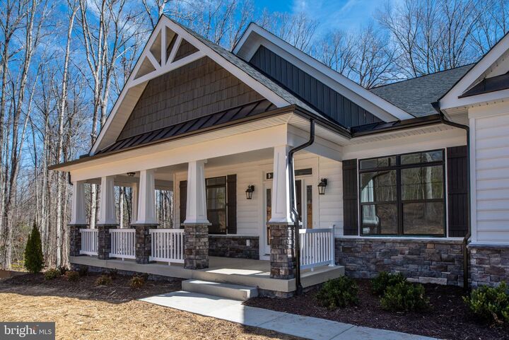 Property Photo: 260 Chriswood Lane VA 22556