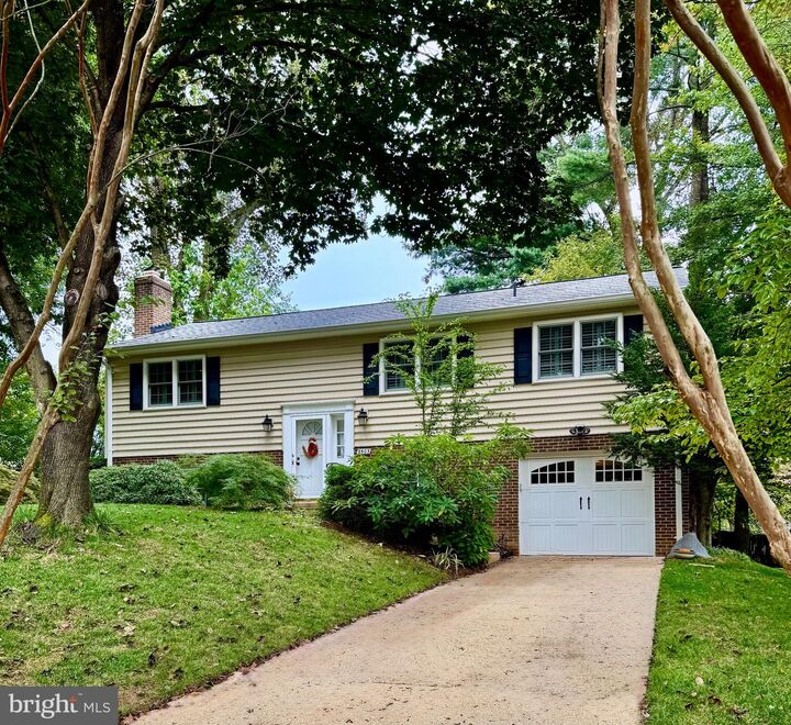 Property Photo: 2503 Bright Wood Drive VA 22027