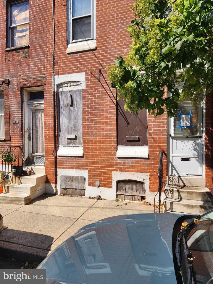 Property Photo: 1706 S Bancroft Street PA 19145