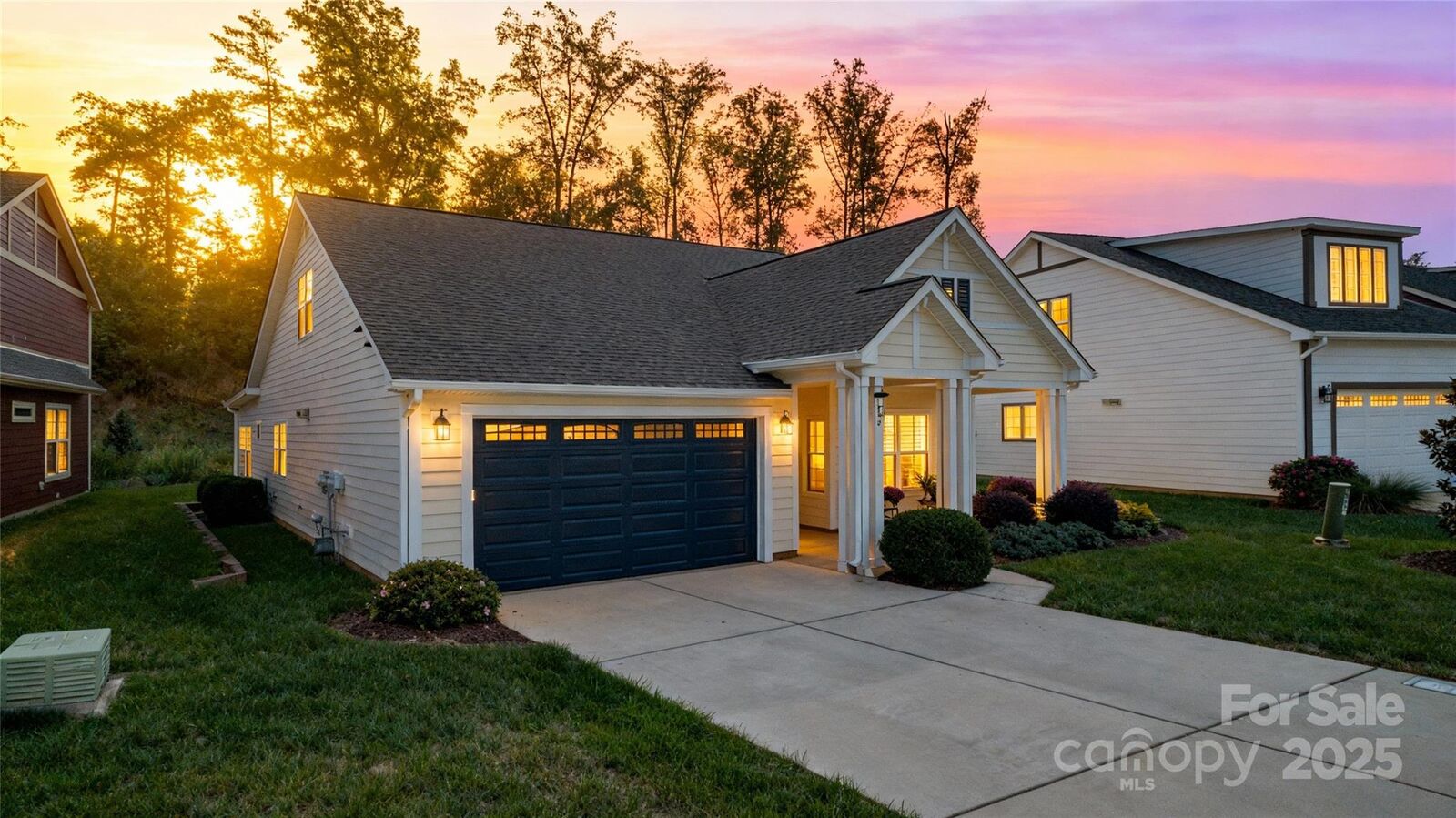 Property Photo:  151 Chimney Rock Court  NC 28037 