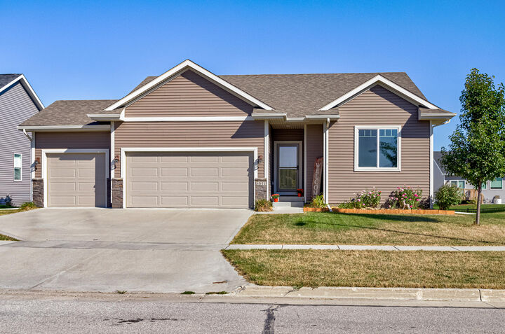 5511 Westfield Drive  Ames IA 50014 photo