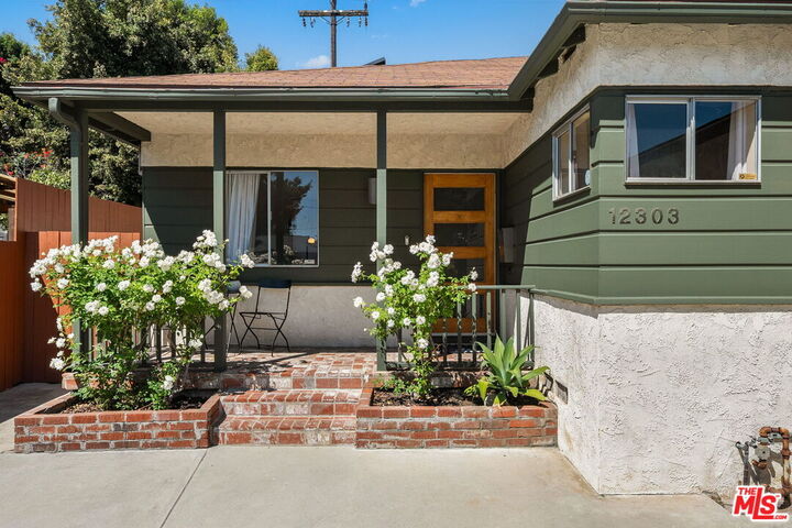 Property Photo:  12303 Herbert St  CA 90066 