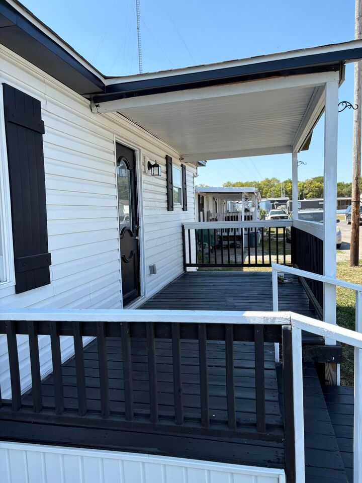 Property Photo:  1049 Harmon Ave. Avenue  OH 43223 