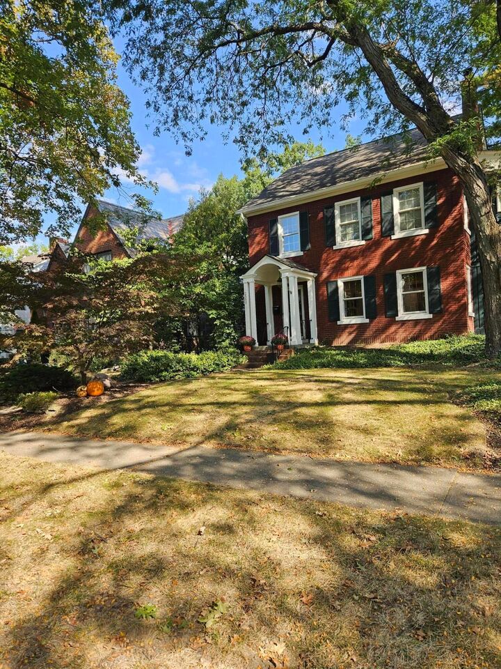 Property Photo:  2558 Bryden Road  OH 43209 
