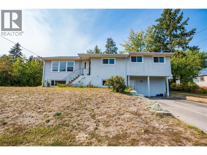 Property Photo:  2912 5th Avenue  BC V1N 2T8 
