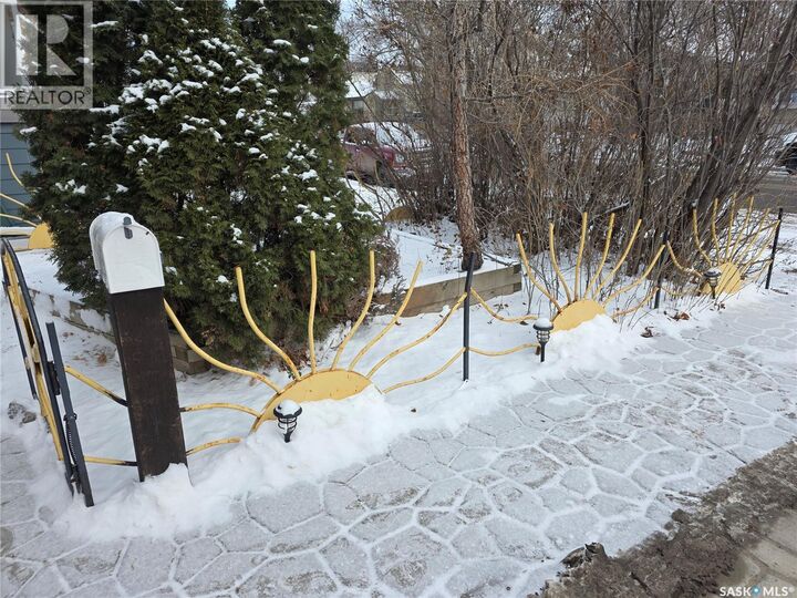 Property Photo: 2256 Pasqua Street SK S4T 4M4