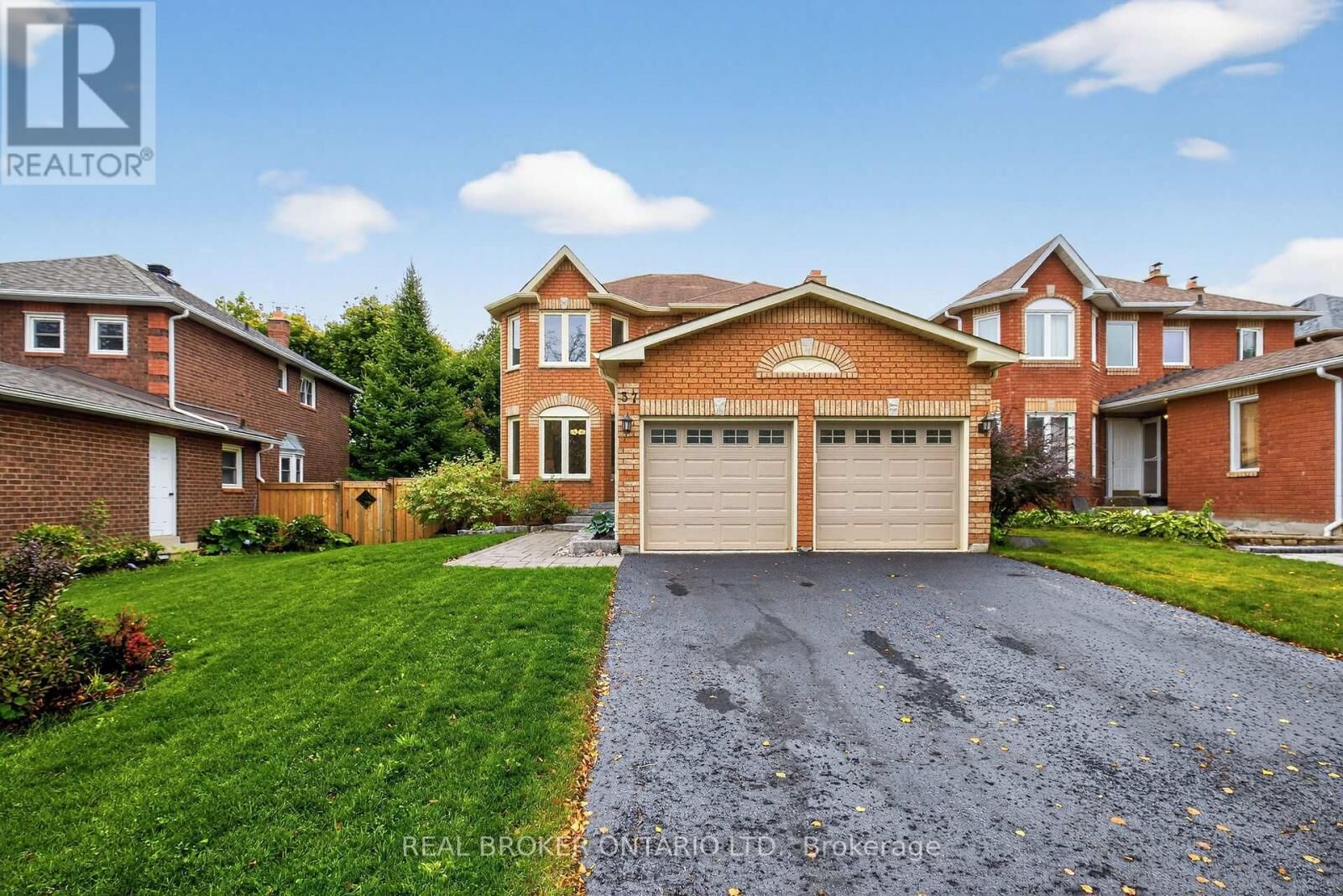 Property Photo: 37 Macmillan Crescent ON L4N 7H1