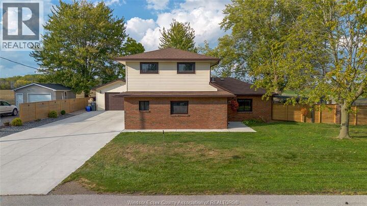 Property Photo:  1022 Oak Avenue  ON N9Y 3T5