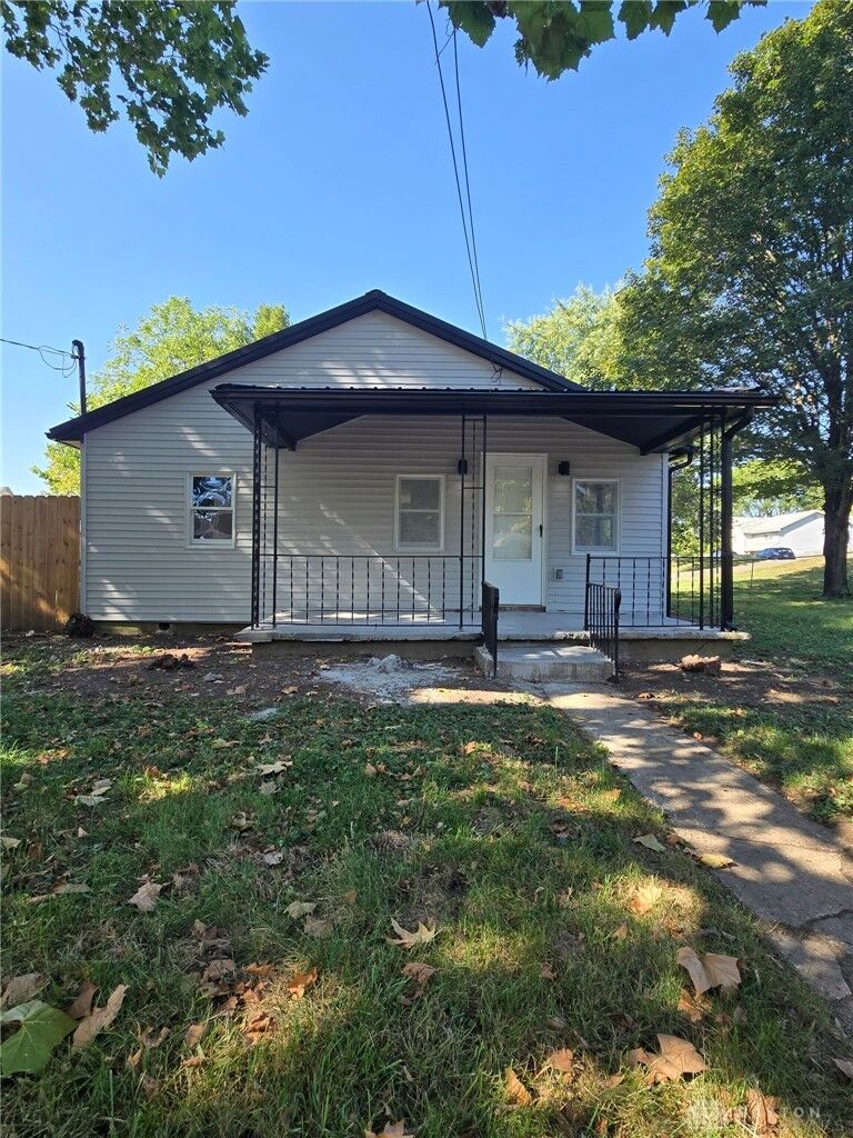 Property Photo: 1015 Hillcrest Avenue OH 45504