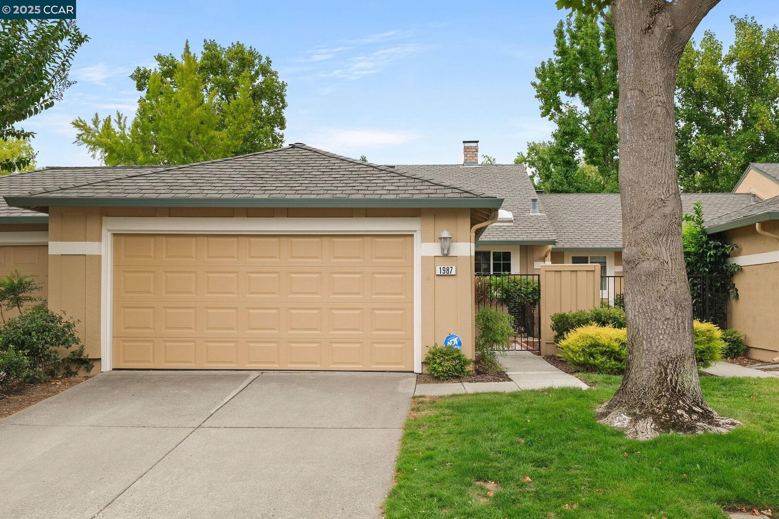 Property Photo: 1987 La Corso Ct CA 94598