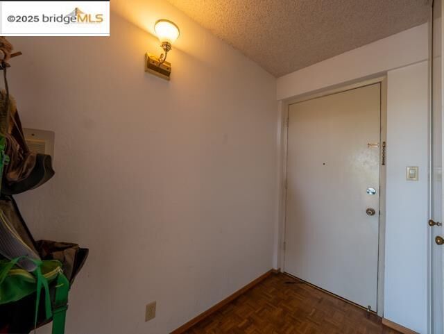 Property Photo:  320 Lee St 201  CA 94610 