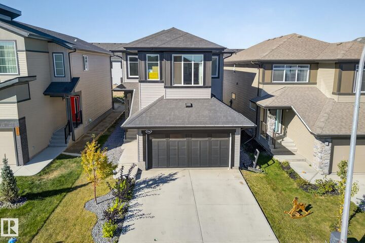 Photo de la propriété:  9704 224 Street NW  AB T5T 7P4 