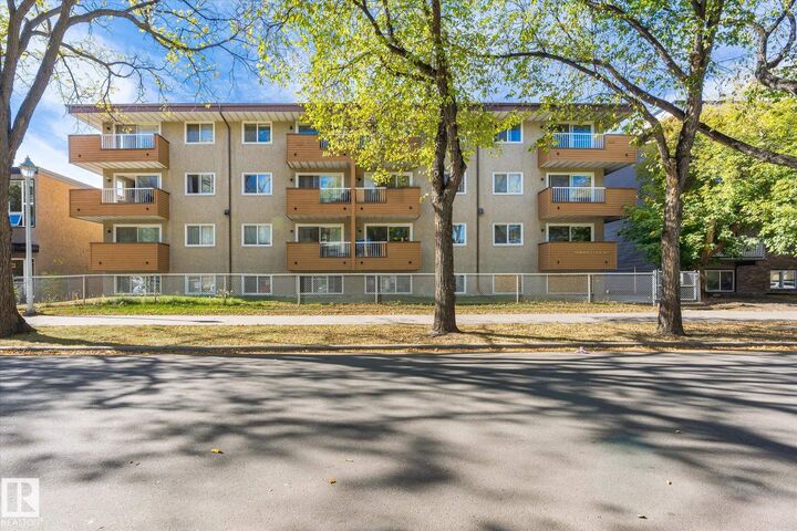 Property Photo: 10620 104 Street NW 202 AB T5H 2W2