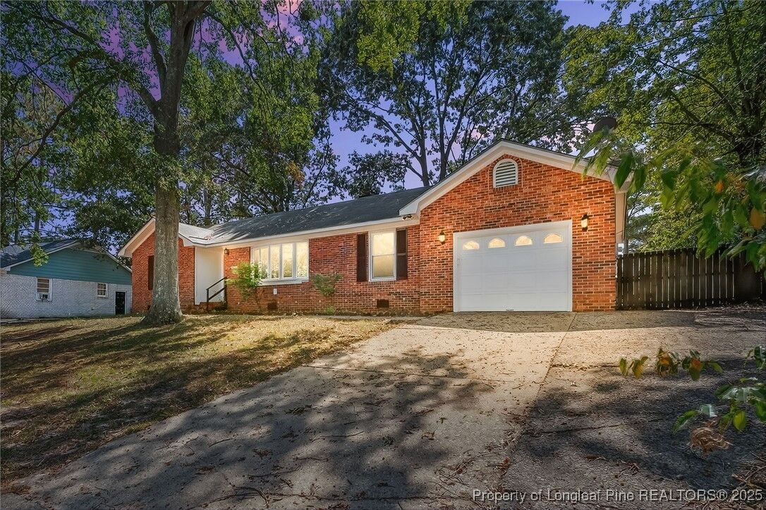Property Photo: 907 Dandridge Drive NC 28303