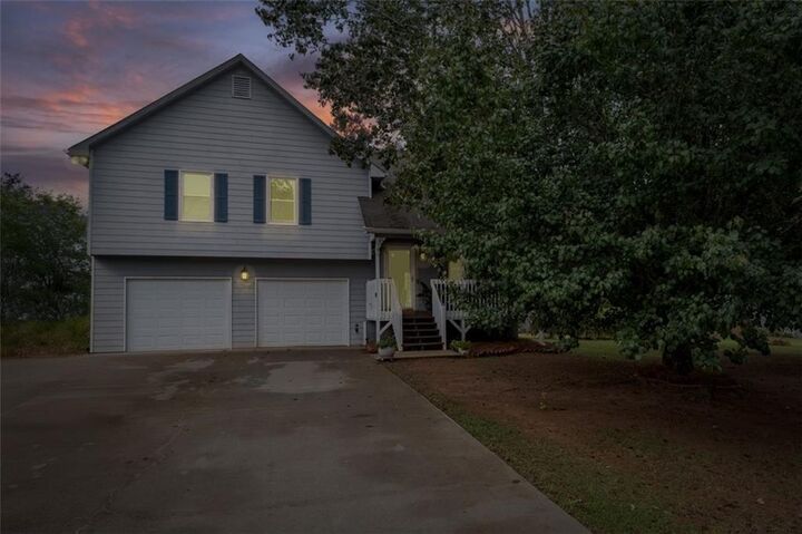Property Photo: 180 Woodbridge Drive GA 30157