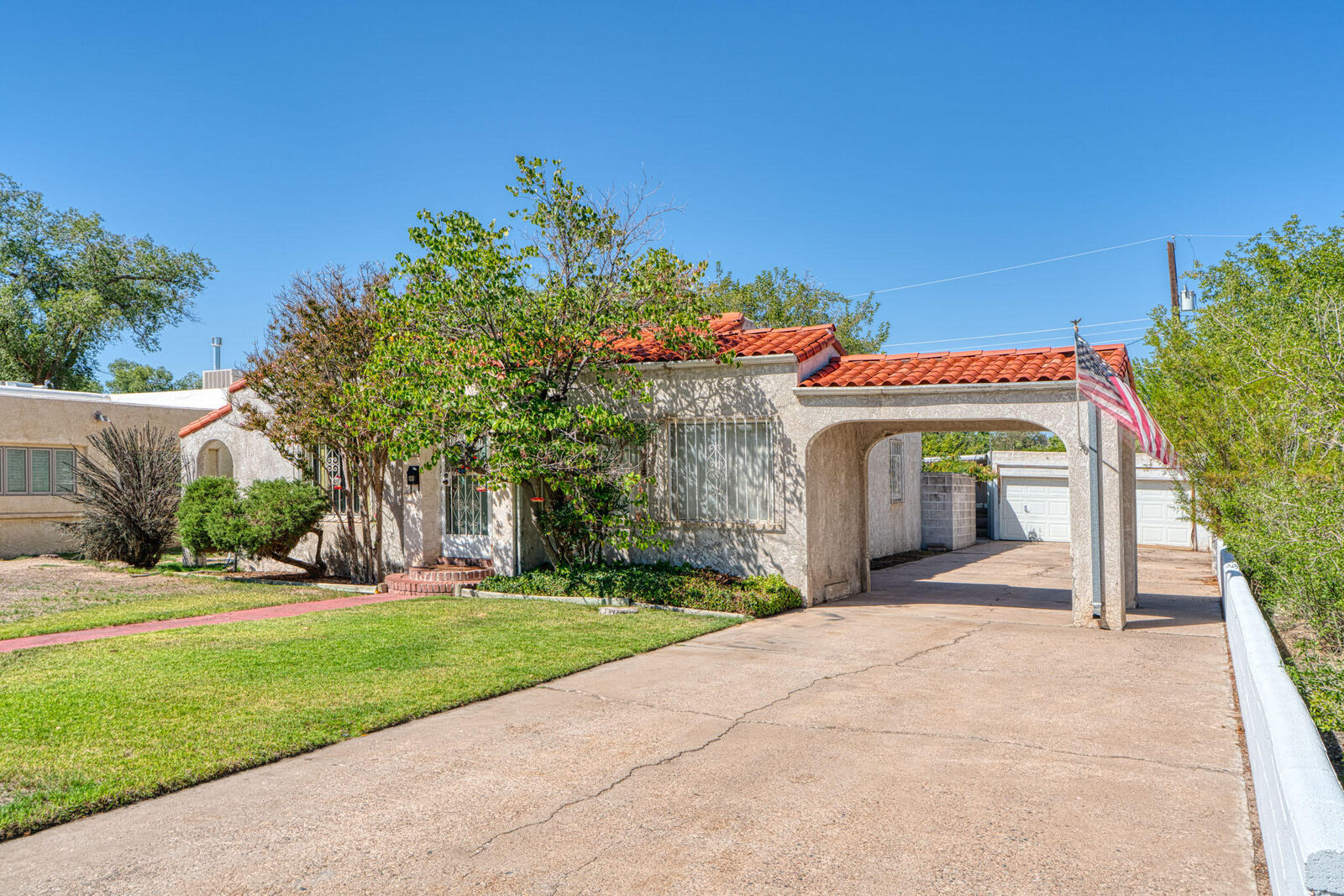 Property Photo:  205 San Pasquale Avenue SW  NM 87104 