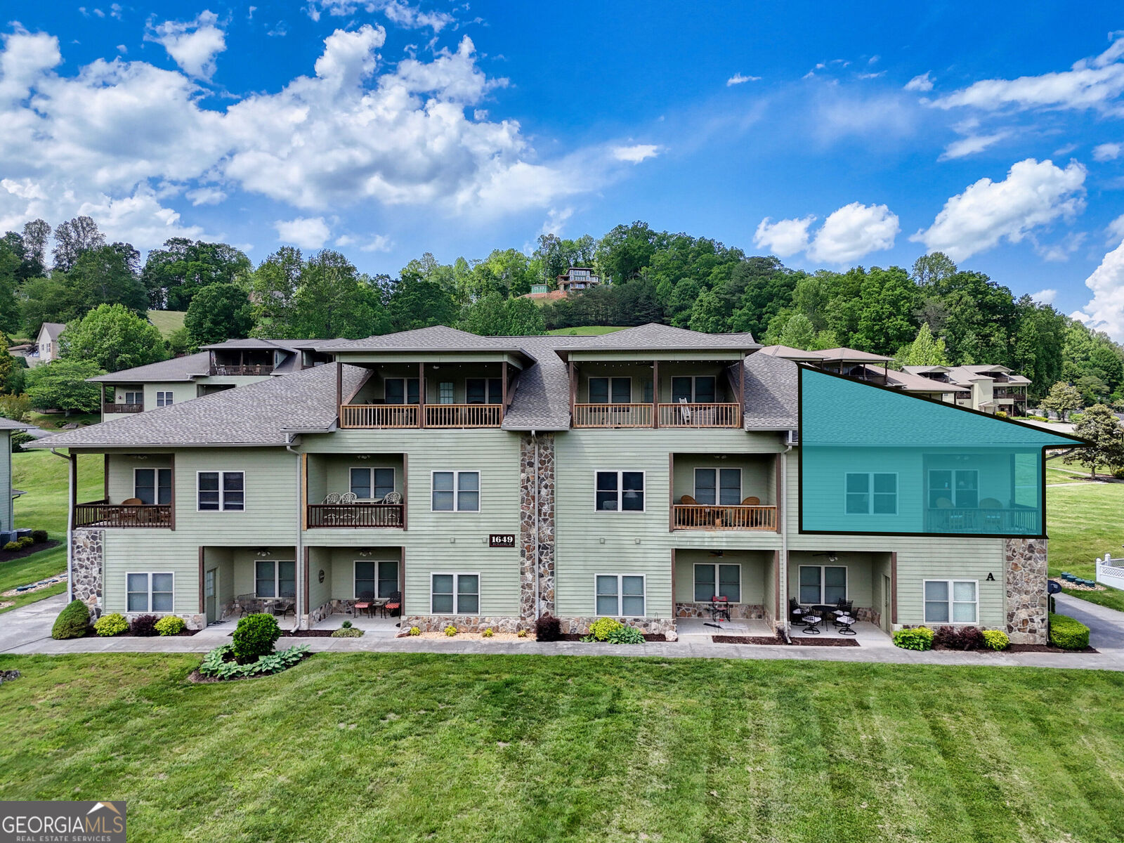 Property Photo: 1649 Lakeview Drive H GA 30582