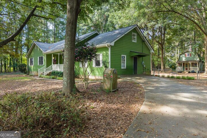 Property Photo:  814 Jack Neely Road  GA 30016 