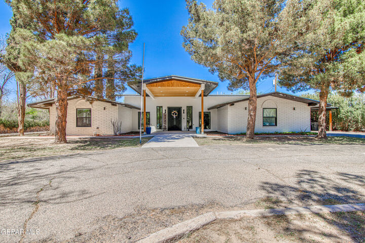 Property Photo:  411 Lombardy Avenue  TX 79922 