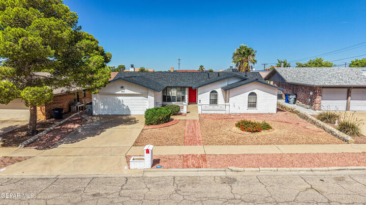 Property Photo:  853 El Parque Drive  TX 79912 