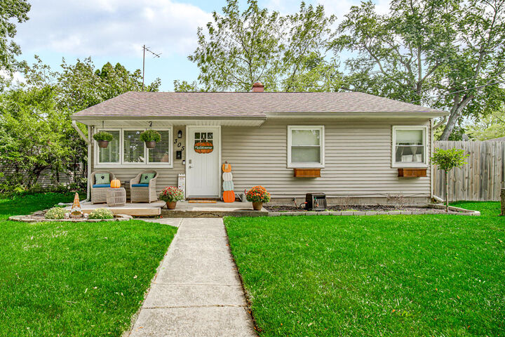 305 N Delaware Street  Hobart IN 46342 photo