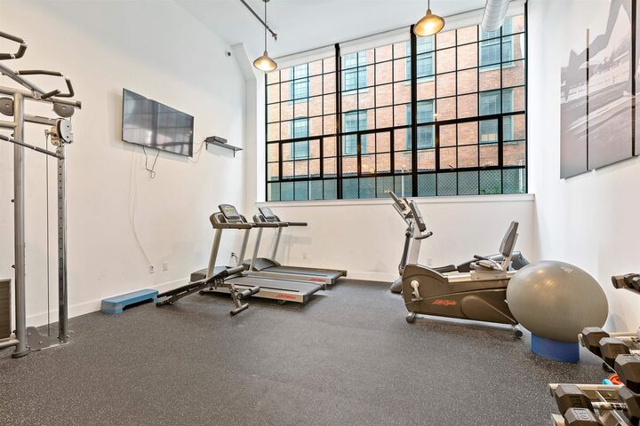 Property Photo: 170 Lafayette St 4H NJ 07304