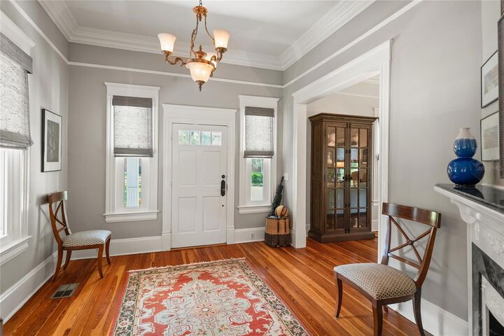 Property Photo:  457 E New England Avenue  FL 32789 