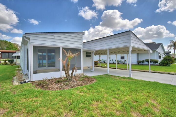 Property Photo: 4816 Goldenview Lane FL 33811