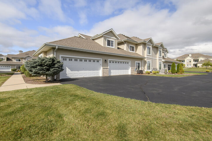 Property Photo:  1617 Grey Fox Trl C  WI 53149 