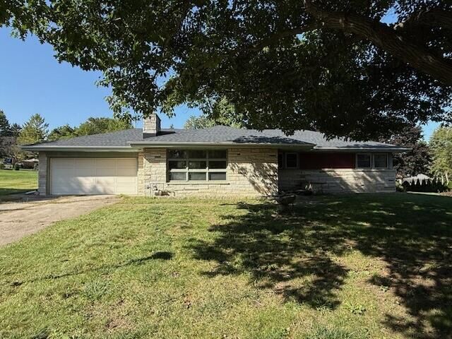 Property Photo:  745 Hi Ridge Ave  WI 53186 