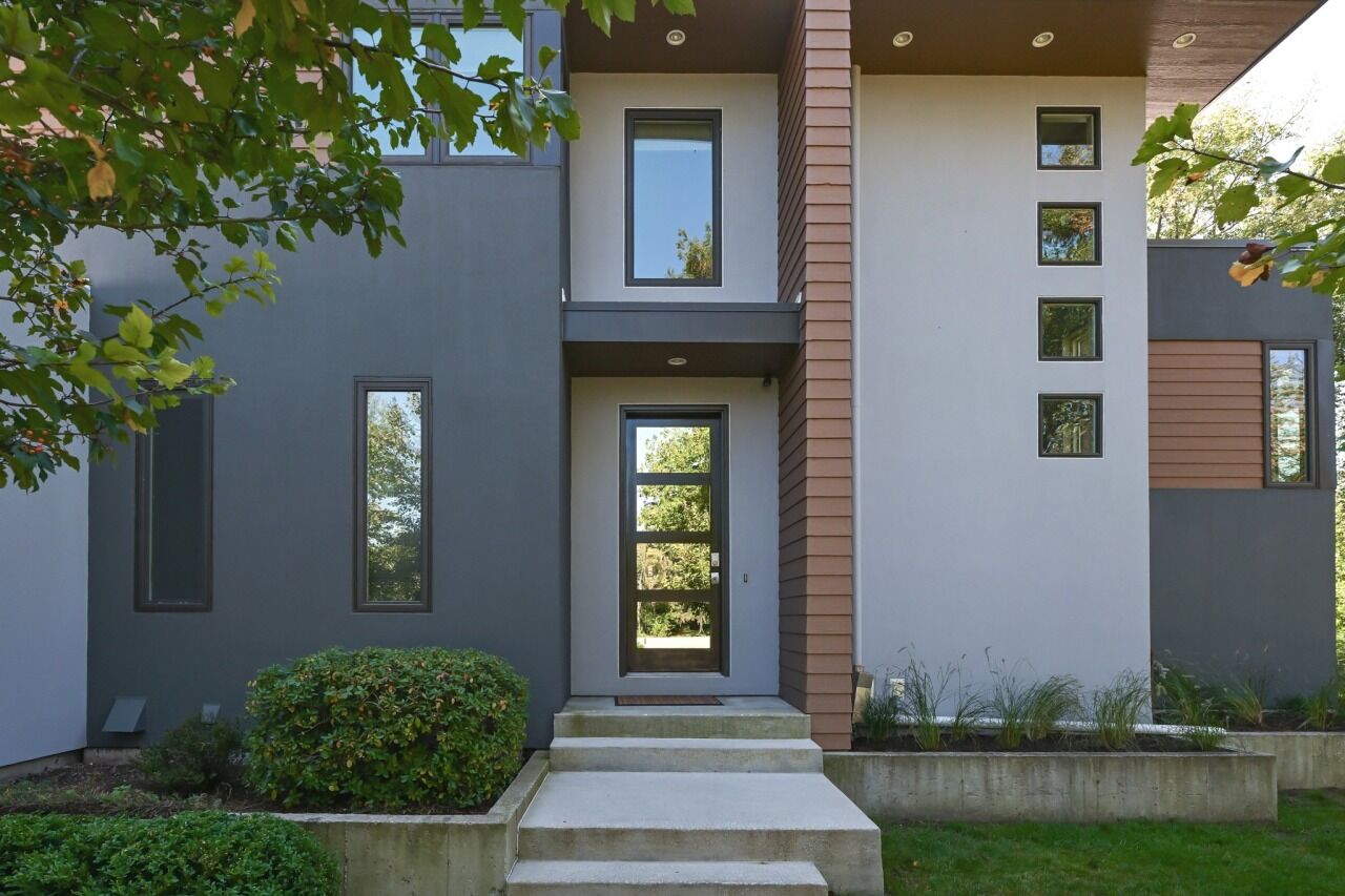 Property Photo: 4821 W Glen Cove Ct WI 53092