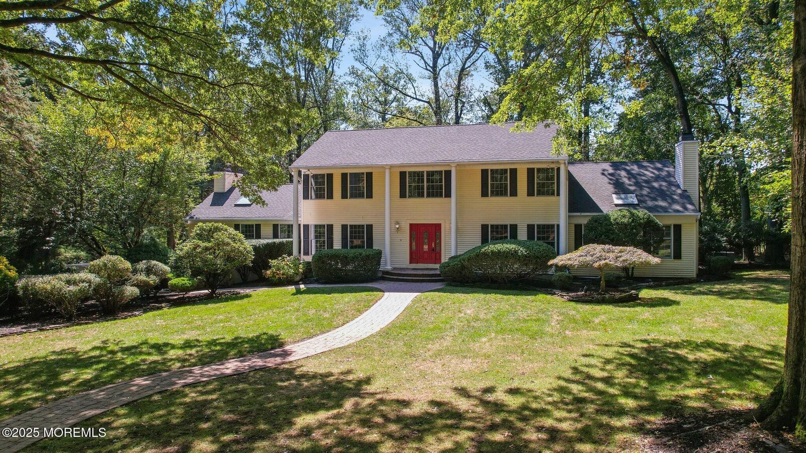 Property Photo:  8 Aspen Court  NJ 07733 