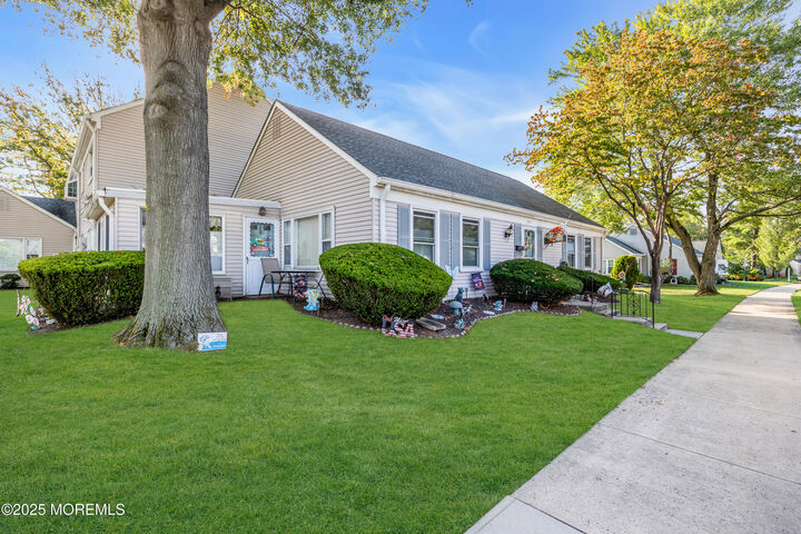Property Photo:  355C New Haven Way 355C  NJ 08831 