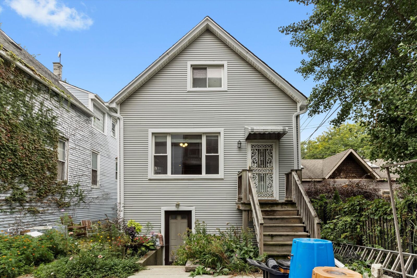 Property Photo:  2120 N Whipple Street Ch2  IL 60647 