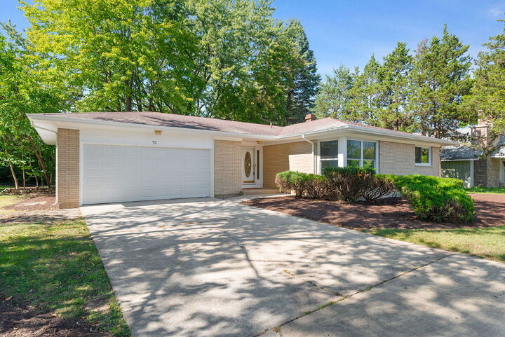 Property Photo:  92-88 N Airlite Street  IL 60123 