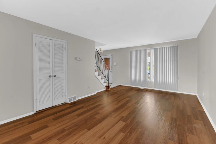Property Photo:  815 Blackhawk Drive  IL 60484 