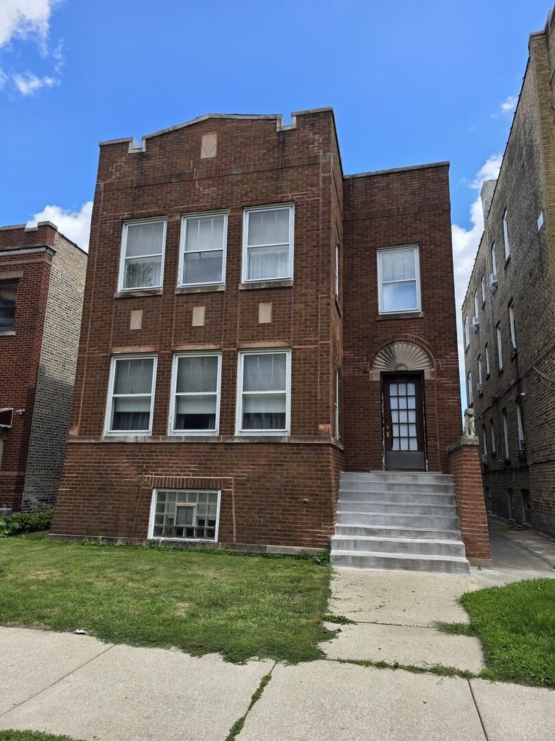 Property Photo:  6219 N Claremont Avenue  IL 60659 