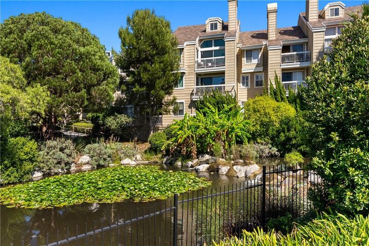 20251 Cape Coral Lane 315  Huntington Beach CA 92646 photo