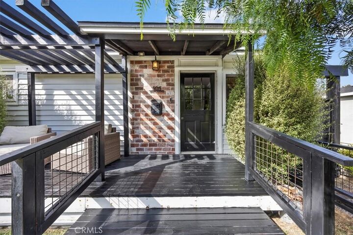 Property Photo:  505 W Maple Avenue  CA 90245 