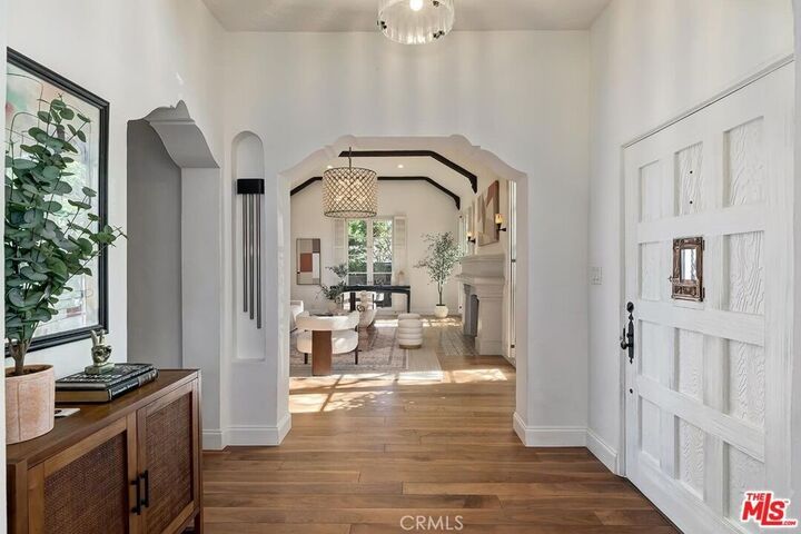 Property Photo:  384 N Bonhill Road  CA 90049 
