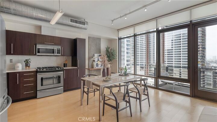 Property Photo:  1100 Hopes Street 1408  CA 90015 