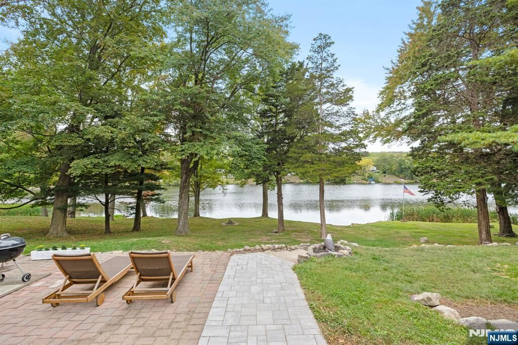 Property Photo:  174 Kitchell Lake Drive  NJ 07480 