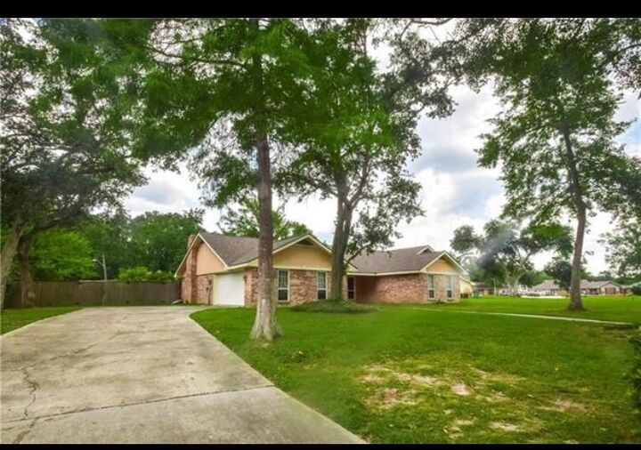Property Photo: 107 Norfolk Court LA 70461