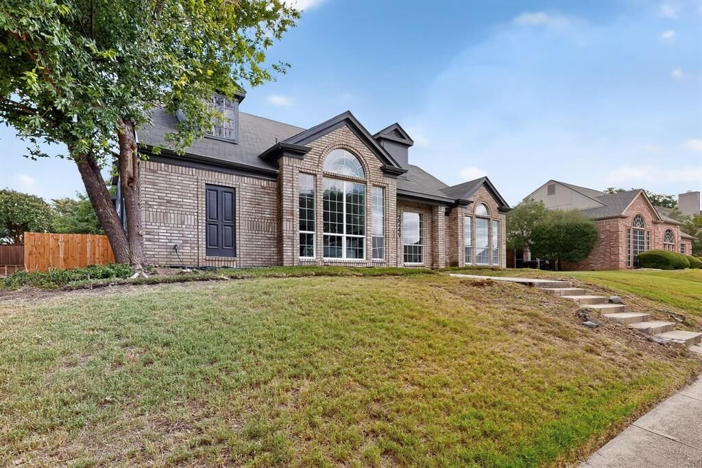 Property Photo: 2249 Cross Timber Drive TX 75181